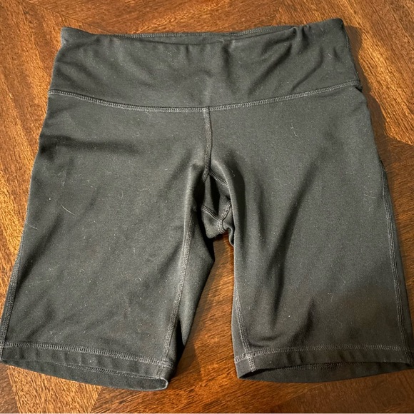 Old Navy Pants - Old Navy Active bermudas size small